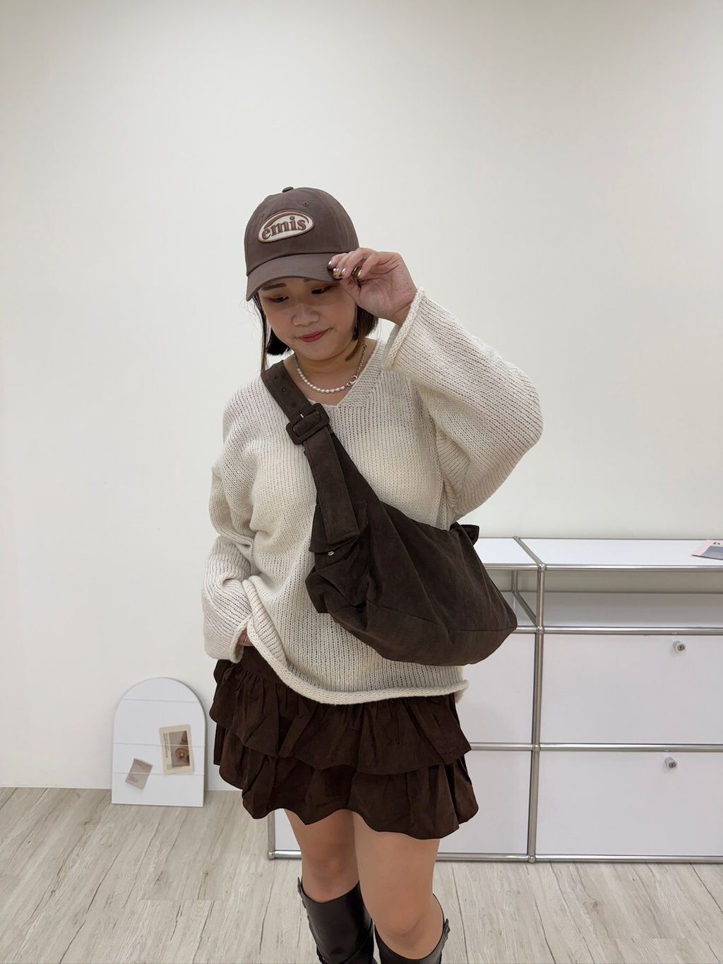 LINE_ALBUM_Miu系麂皮短裙（內有褲子）_251106_3