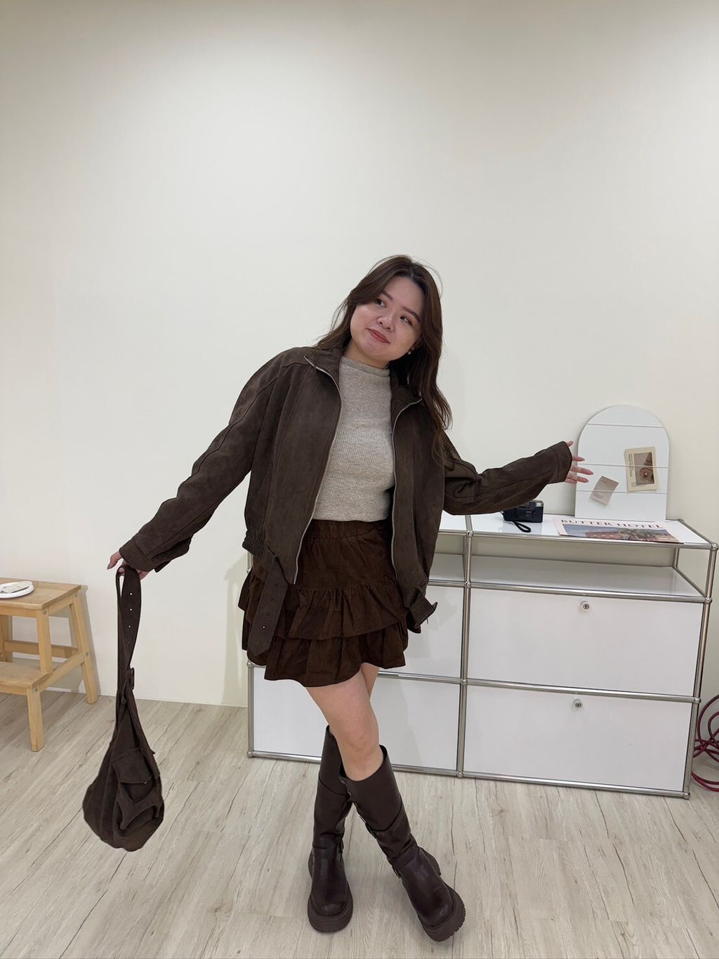 LINE_ALBUM_Miu系麂皮短裙（內有褲子）_251106_8