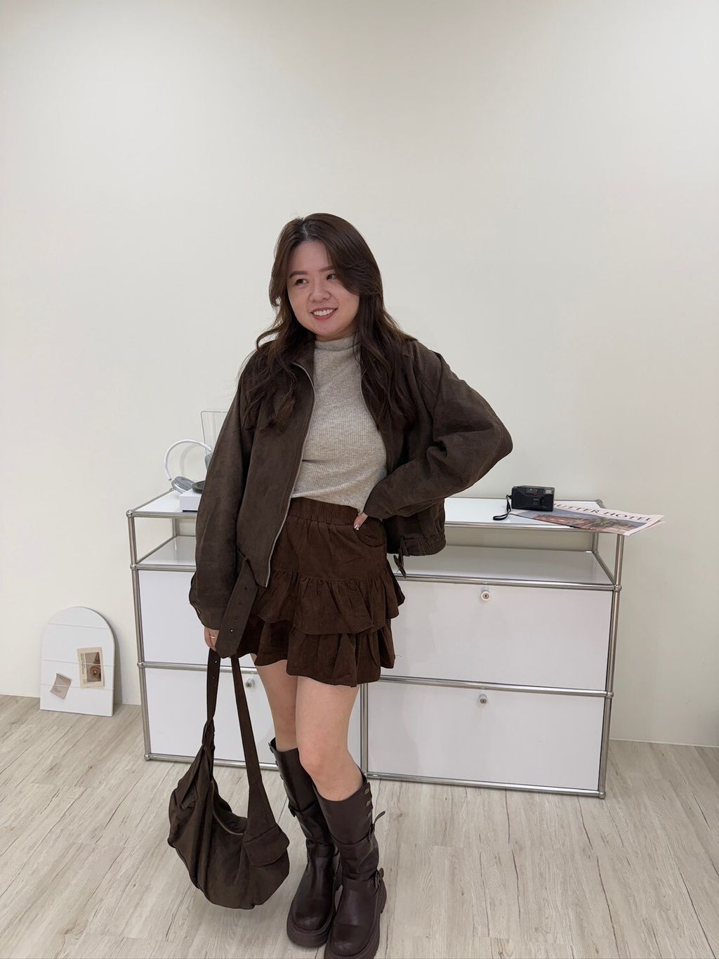 LINE_ALBUM_Miu系麂皮短裙（內有褲子）_251106_7