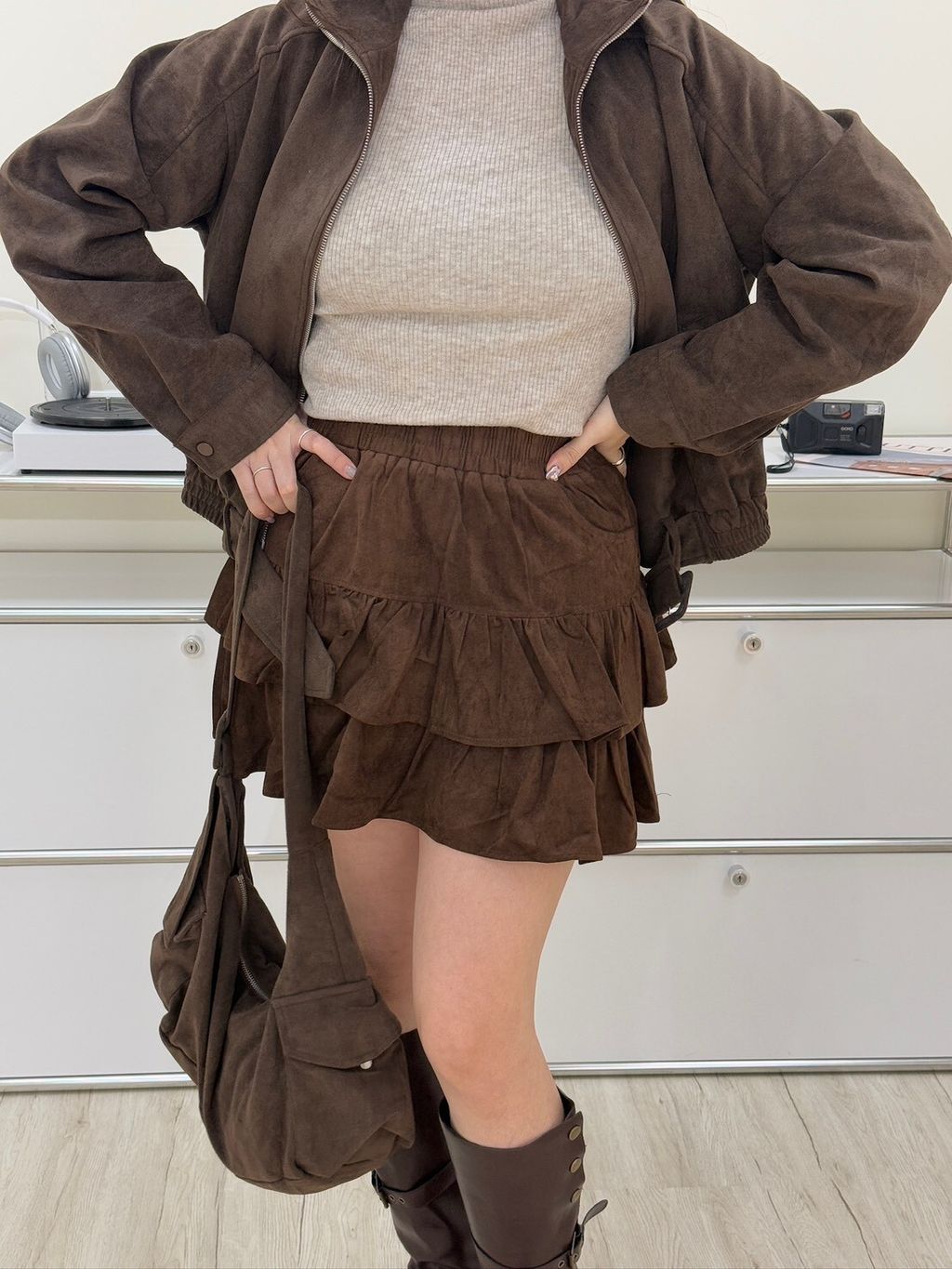 LINE_ALBUM_Miu系麂皮短裙（內有褲子）_251106_4