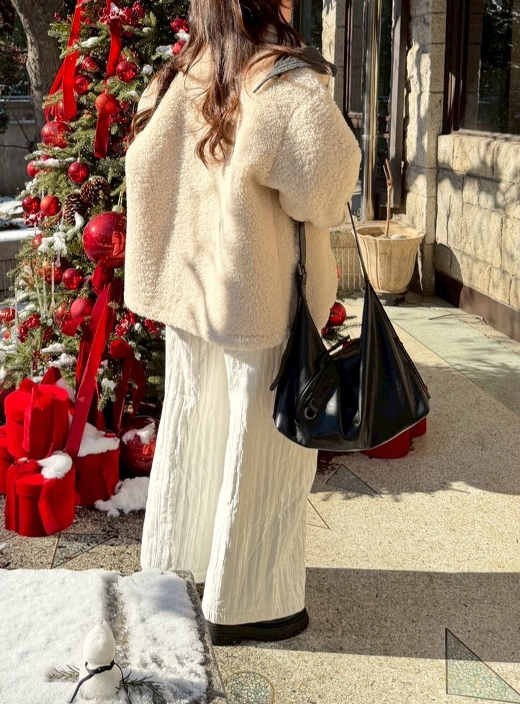 LINE_ALBUM_時髦百搭拉鍊肩背包_251205_3