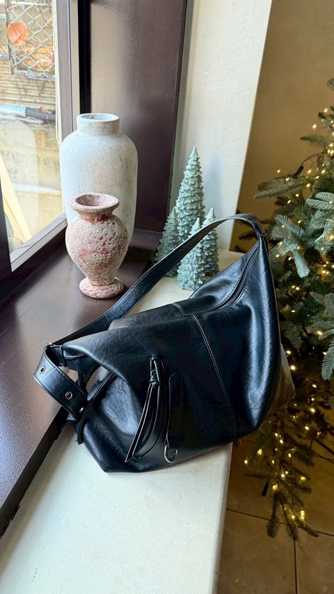 LINE_ALBUM_時髦百搭拉鍊肩背包_251205_1