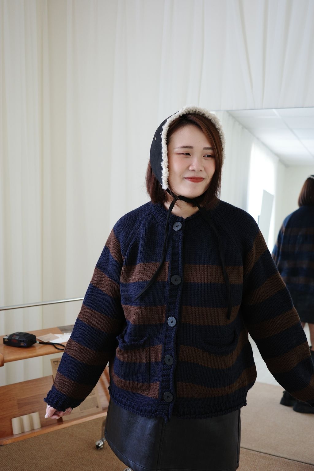 LINE_ALBUM_大條紋針織外套_251208_4