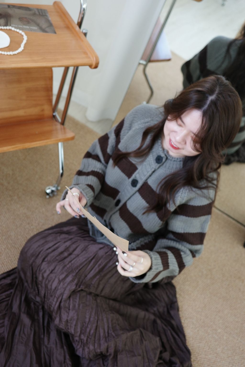 LINE_ALBUM_大條紋針織外套_251208_10