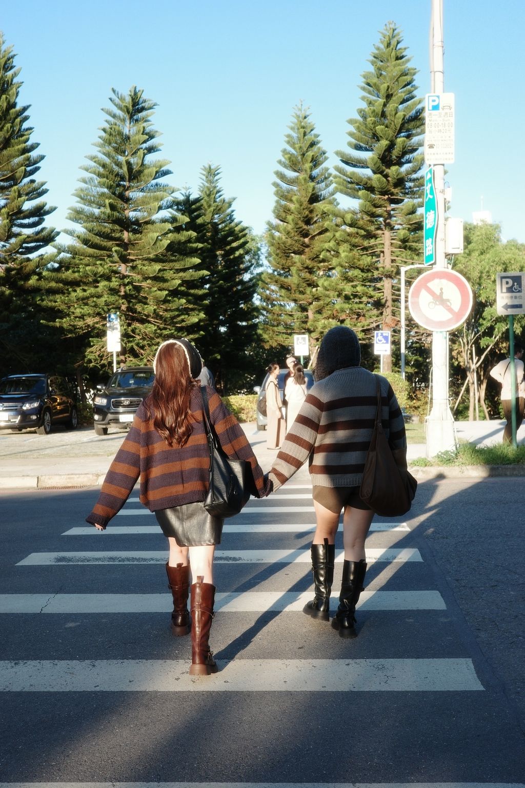 LINE_ALBUM_大條紋針織外套_251208_26