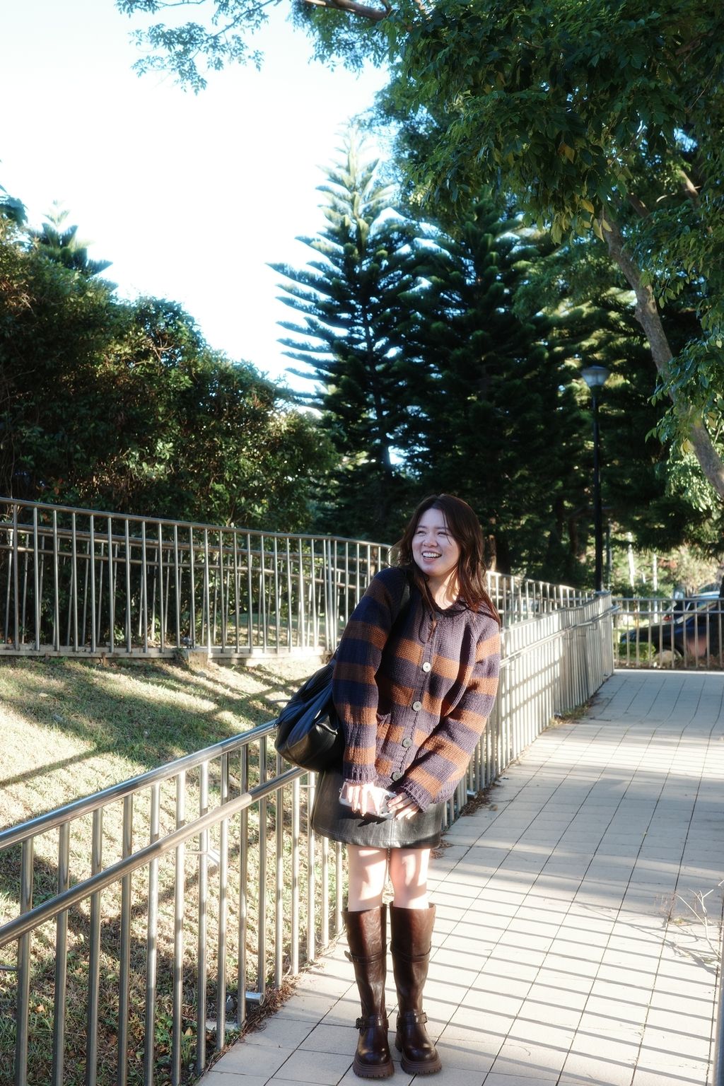 LINE_ALBUM_大條紋針織外套_251208_23