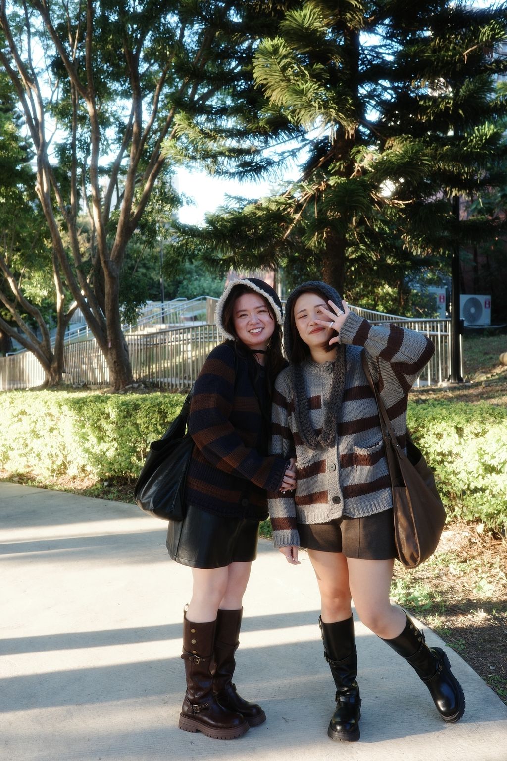 LINE_ALBUM_大條紋針織外套_251208_30