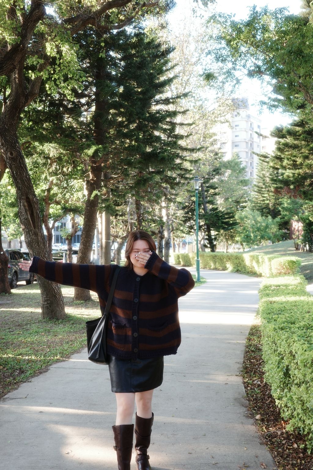 LINE_ALBUM_大條紋針織外套_251208_20