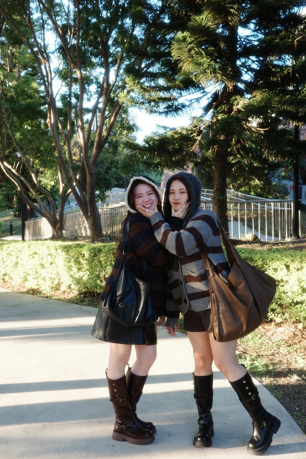 LINE_ALBUM_大條紋針織外套_251208_28