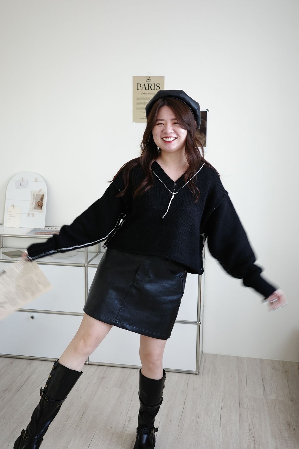 LINE_ALBUM_線條短版毛衣_251208_6