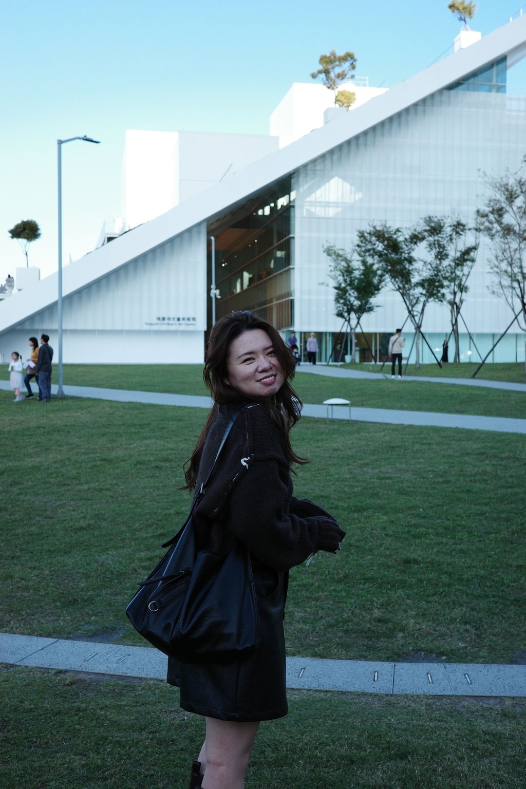 LINE_ALBUM_線條短版毛衣_251208_17