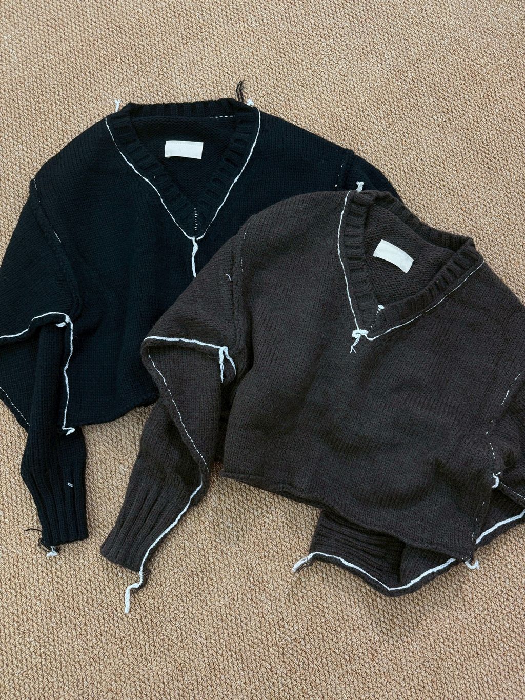 LINE_ALBUM_線條短版毛衣_251208_1