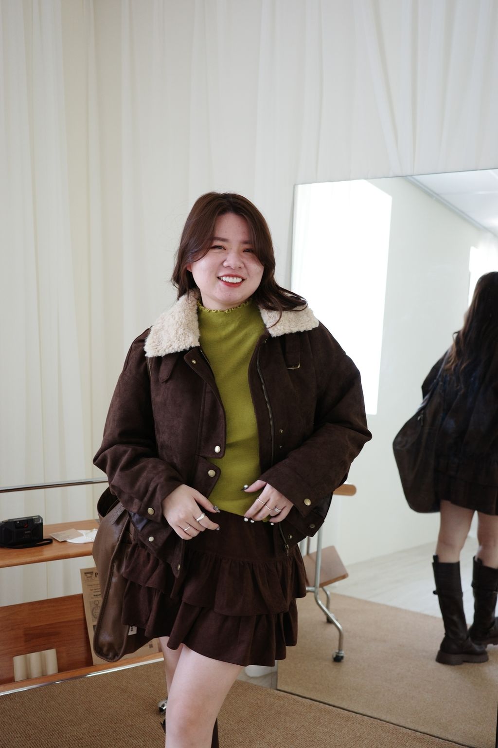 LINE_ALBUM_毛毛領麂皮鋪棉外套_251208_6