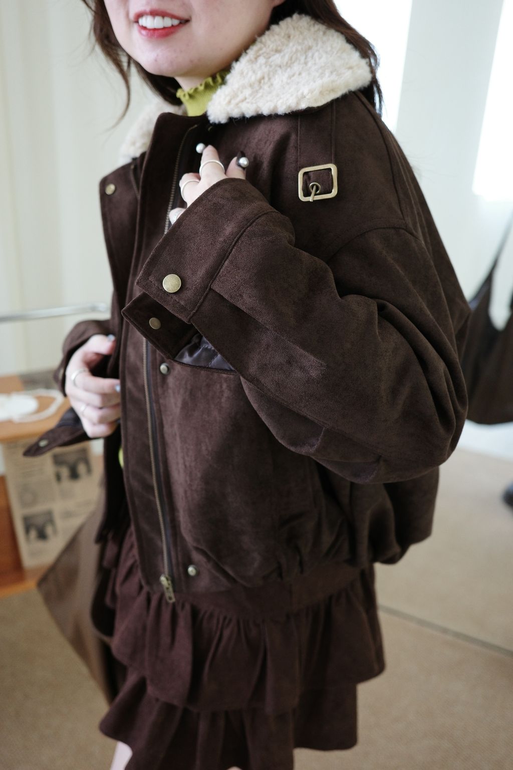LINE_ALBUM_毛毛領麂皮鋪棉外套_251208_4