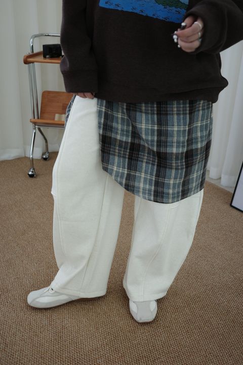 LINE_ALBUM_暖暖彎刀瘦腿褲_251208_4