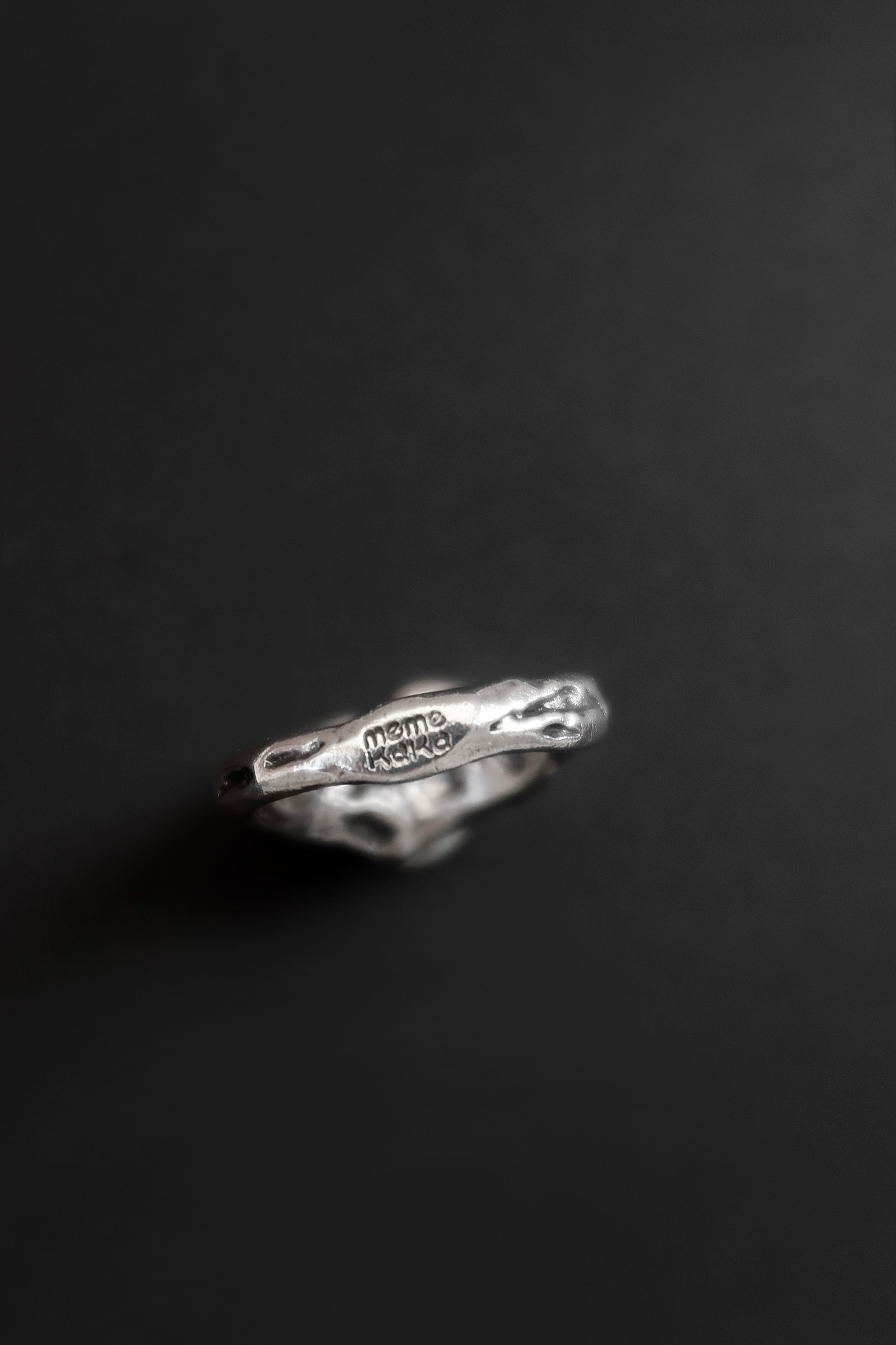 raw ring-l-4
