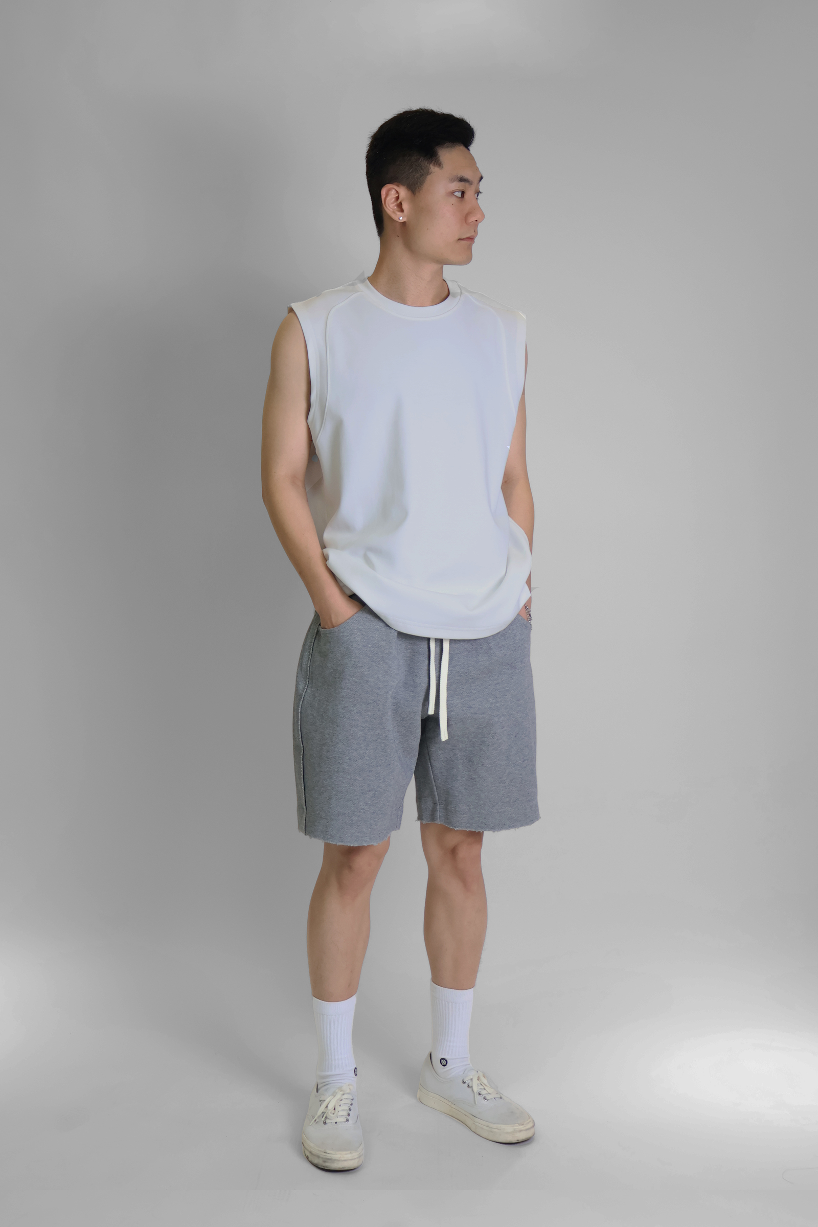 IMG_1698銀釘刷破 厚實棉短褲