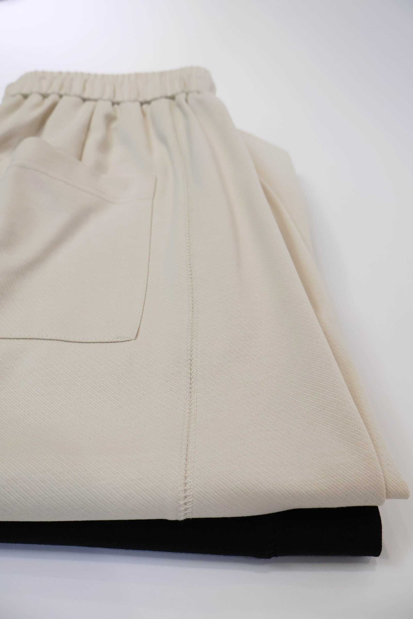 IMG_1997前車線 萊塞爾 微闊棉長褲