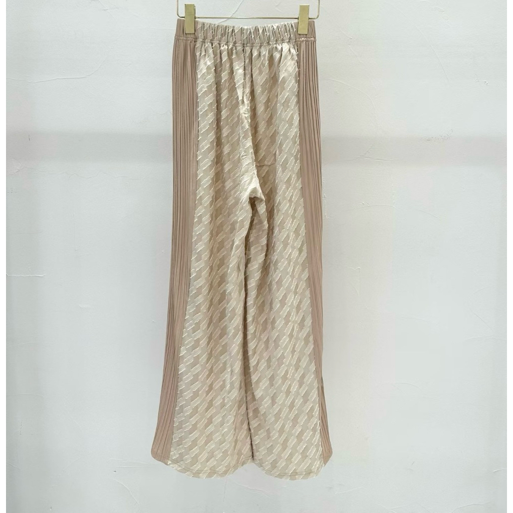 tw-11134207-820lf-mmfwmre8m7m7b7