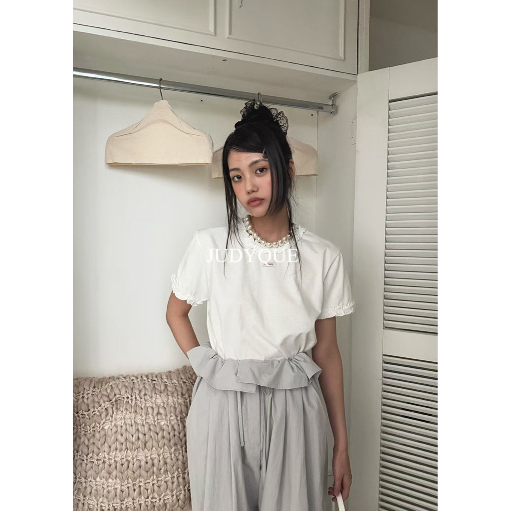 白