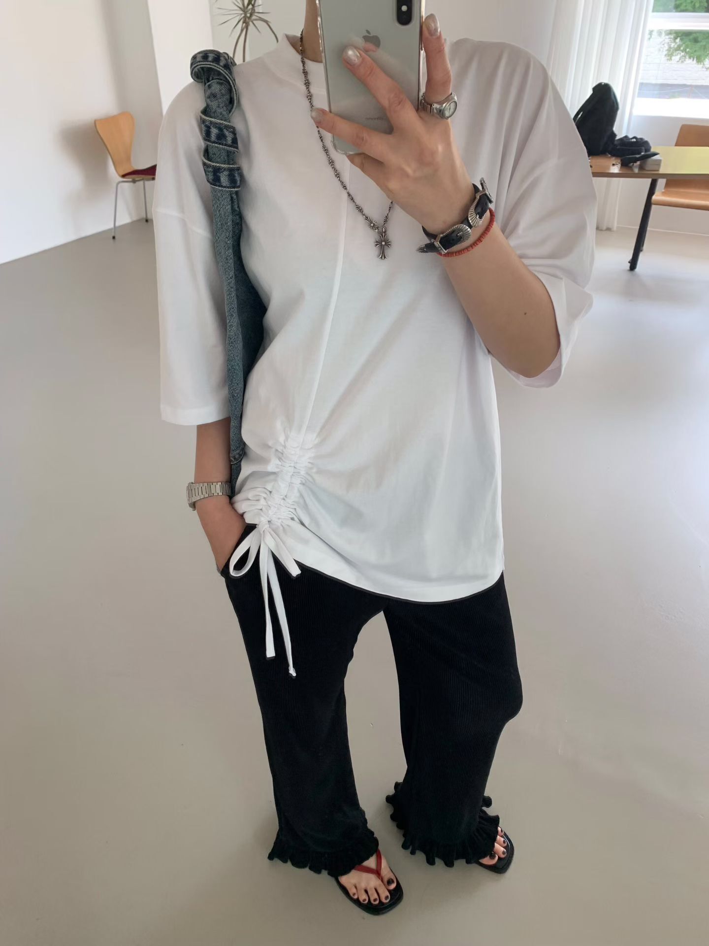白
