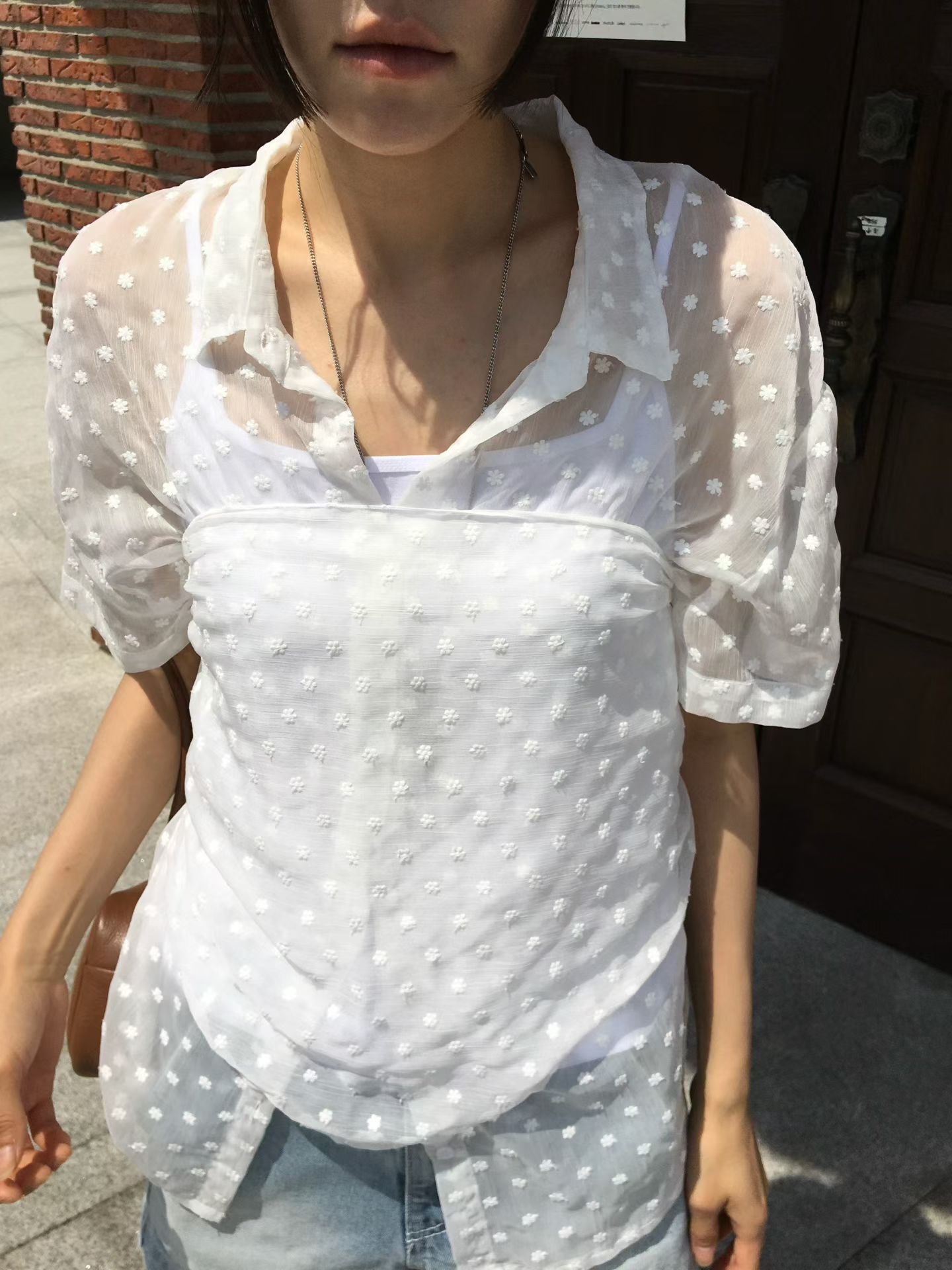 白