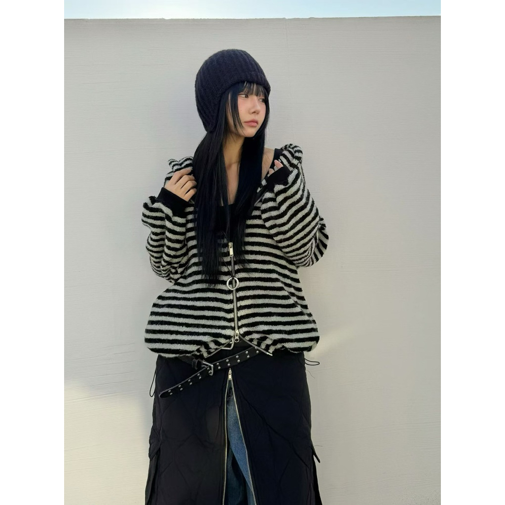 tw-11134207-81ztg-mi499q42mwhuf1