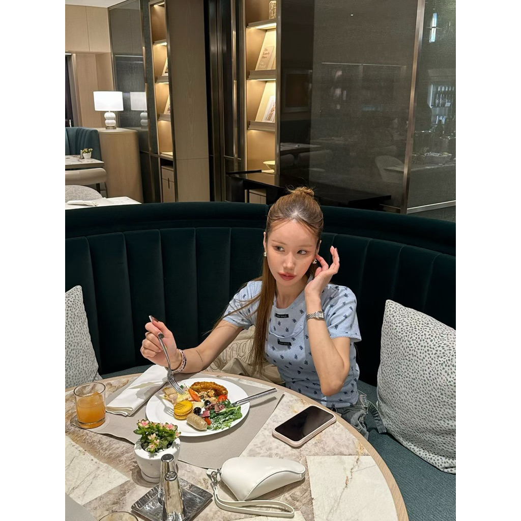 tw-11134207-81ztl-mjzrrw85mg3o93