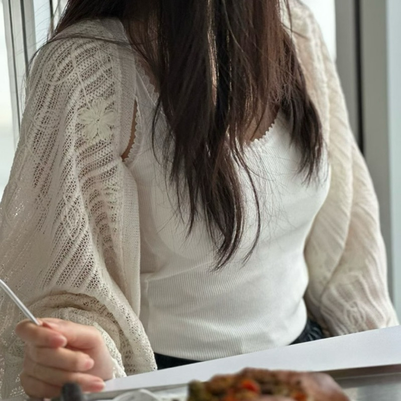 tw-11134207-820le-mlabovl6ku831a