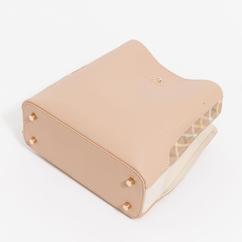 tw-11134207-81ztj-mgzzbjt5r7kb3b