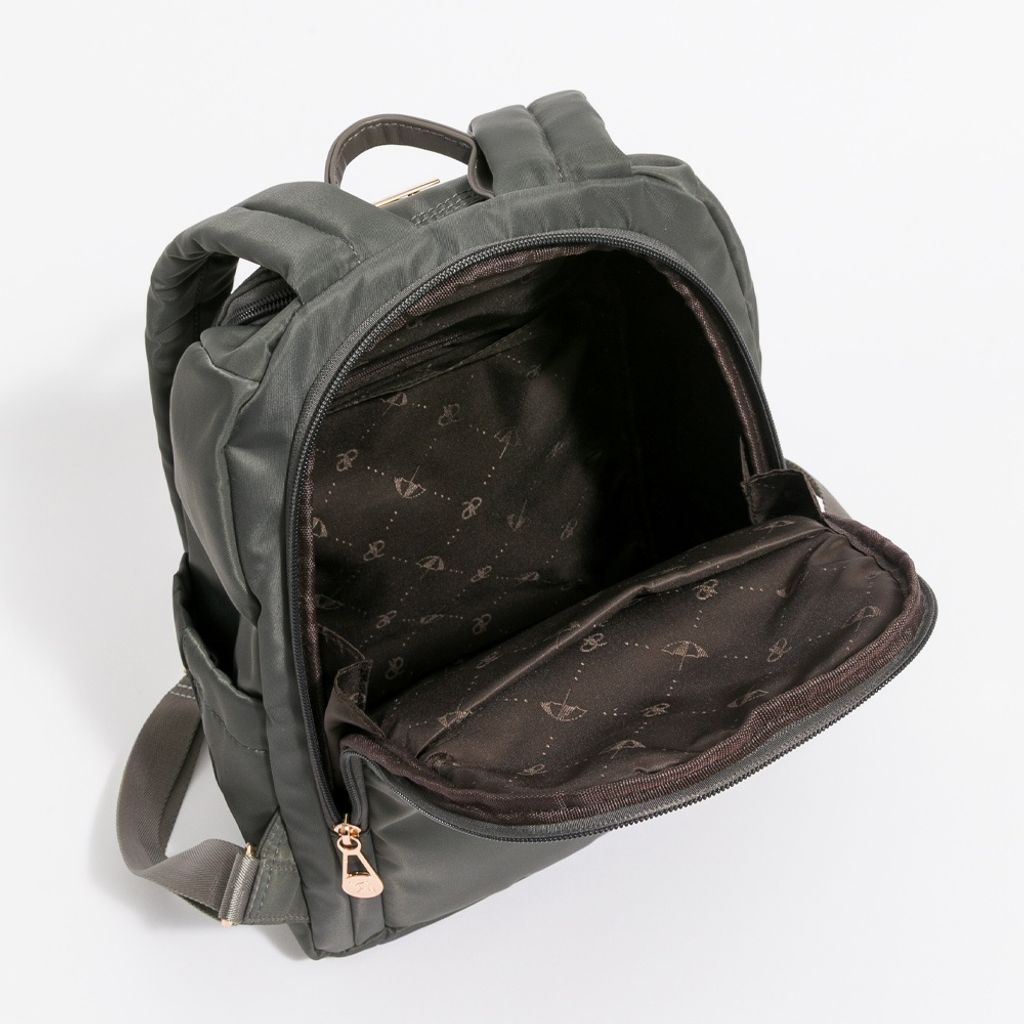 tw-11134207-81ztn-mi9ugarxaadc6e