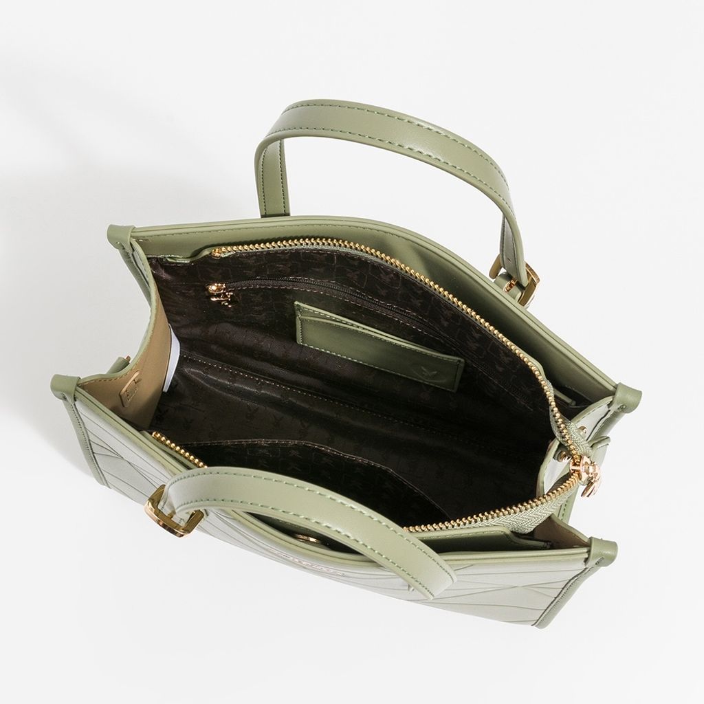 tw-11134207-81ztd-mj11eqo2d0xt3a