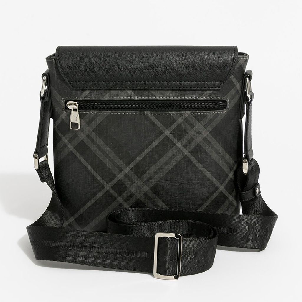 tw-11134207-81ztm-mj9ktr9xna4jcb