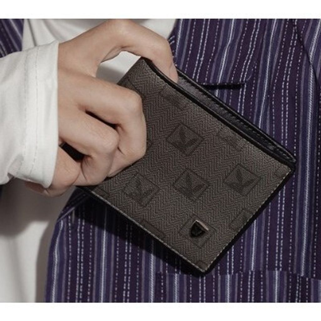 tw-11134207-81zth-mewq32bu4jybf2