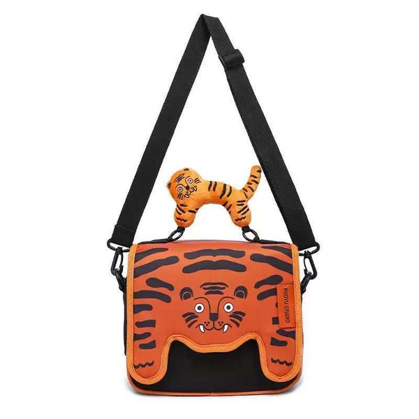 若愚工坊 粉紅肌肉猛男兔布偶 玩偶 肌肉兔 猛男兔 搞怪 粉紅兔 斜背包 化妝包 手提包 收納包｜嗨寶好選物