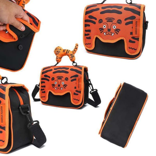 若愚工坊 粉紅肌肉猛男兔布偶 玩偶 肌肉兔 猛男兔 搞怪 粉紅兔 斜背包 化妝包 手提包 收納包｜嗨寶好選物