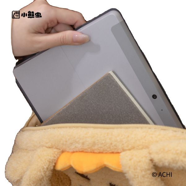  小熊蟲來囉 小熊蟲 肩背包 側背包 可愛托特包 小熊蟲毛絨單肩包 包包｜嗨寶好選物