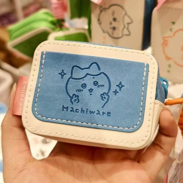 Chiikawa 吉伊卡哇 皮革耳機包系列 耳機套 耳機包 耳機殼 保護殼 擺件 收藏品 MINISO｜嗨寶好選物