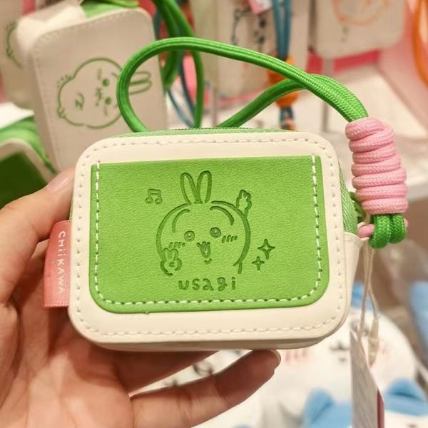 Chiikawa 吉伊卡哇 皮革耳機包系列 耳機套 耳機包 耳機殼 保護殼 擺件 收藏品 MINISO｜嗨寶好選物