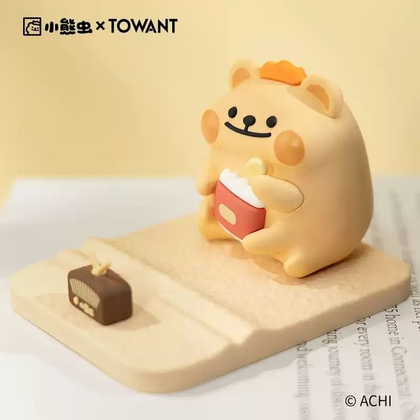 【嗨寶貓溫暖雜物】 小熊蟲來囉 小熊蟲 手機支架 桌面擺飾 手機架 公仔 手辦 擺飾 追劇用