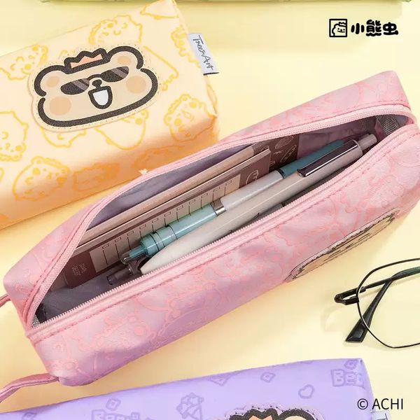 【嗨寶貓溫暖雜物】 小熊蟲來囉 小熊蟲 文具袋 筆袋 鉛筆盒 小公仔 娃娃 掛飾 擺件 手辦 鑰匙扣 小掛娃