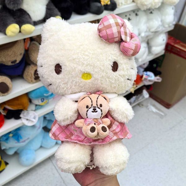 Sanrio 三麗鷗 Hello Kitty 復古格紋｜MINISO｜坐姿公仔 玩偶 可愛 送女生 生日禮物｜嗨寶好選物