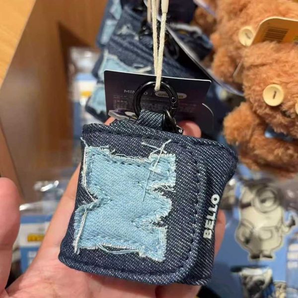 小小兵 牛仔貼布繡 零錢包 耳機包｜MINISO｜收納袋 可愛 實用 送女生 生日禮物｜嗨寶好選物