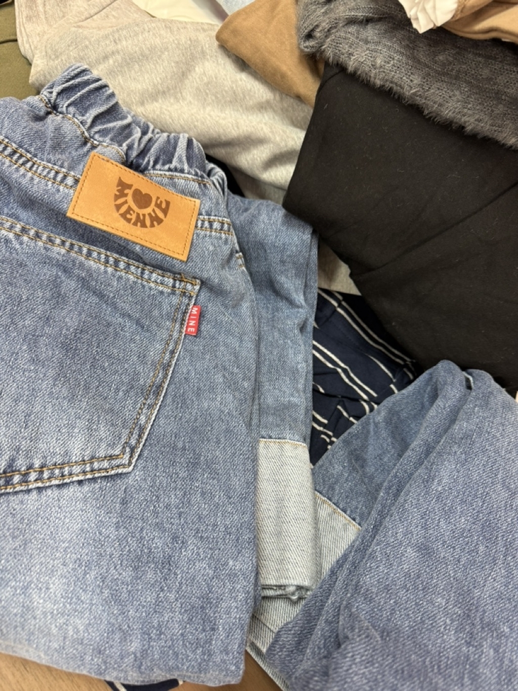 tw-11134208-81ztq-mgz2bs8j3g9aa7