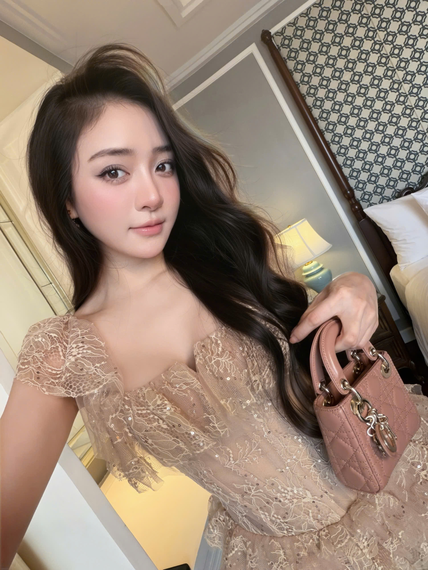z7643576503655_3aa296341389ef24382081fd009689ab