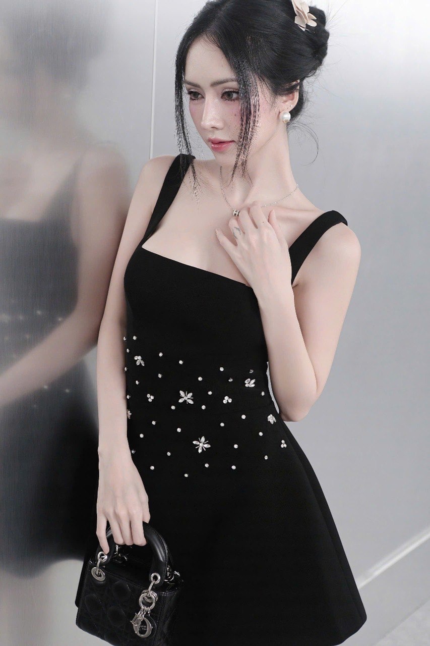 image_FC1C384C-1DBC-487F-A7D7-410070660E54_1751111674