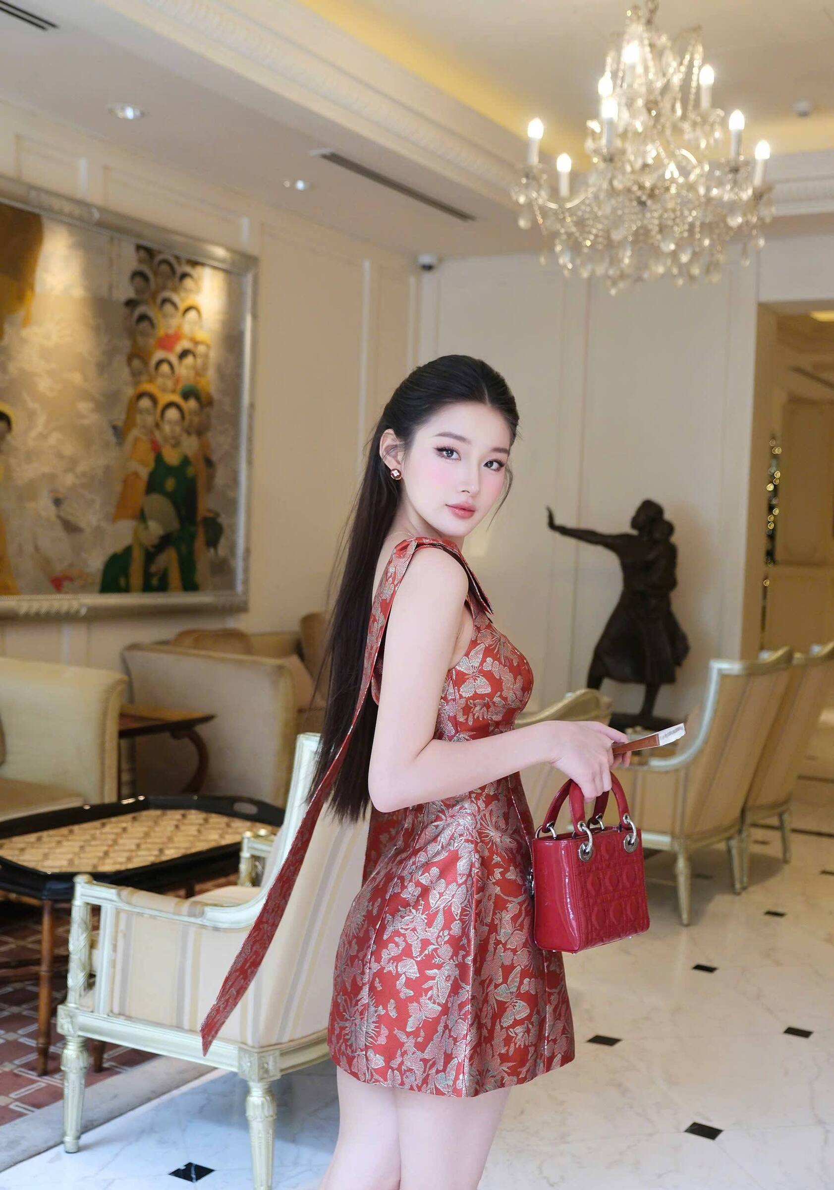 photo_6079912329802878098_w