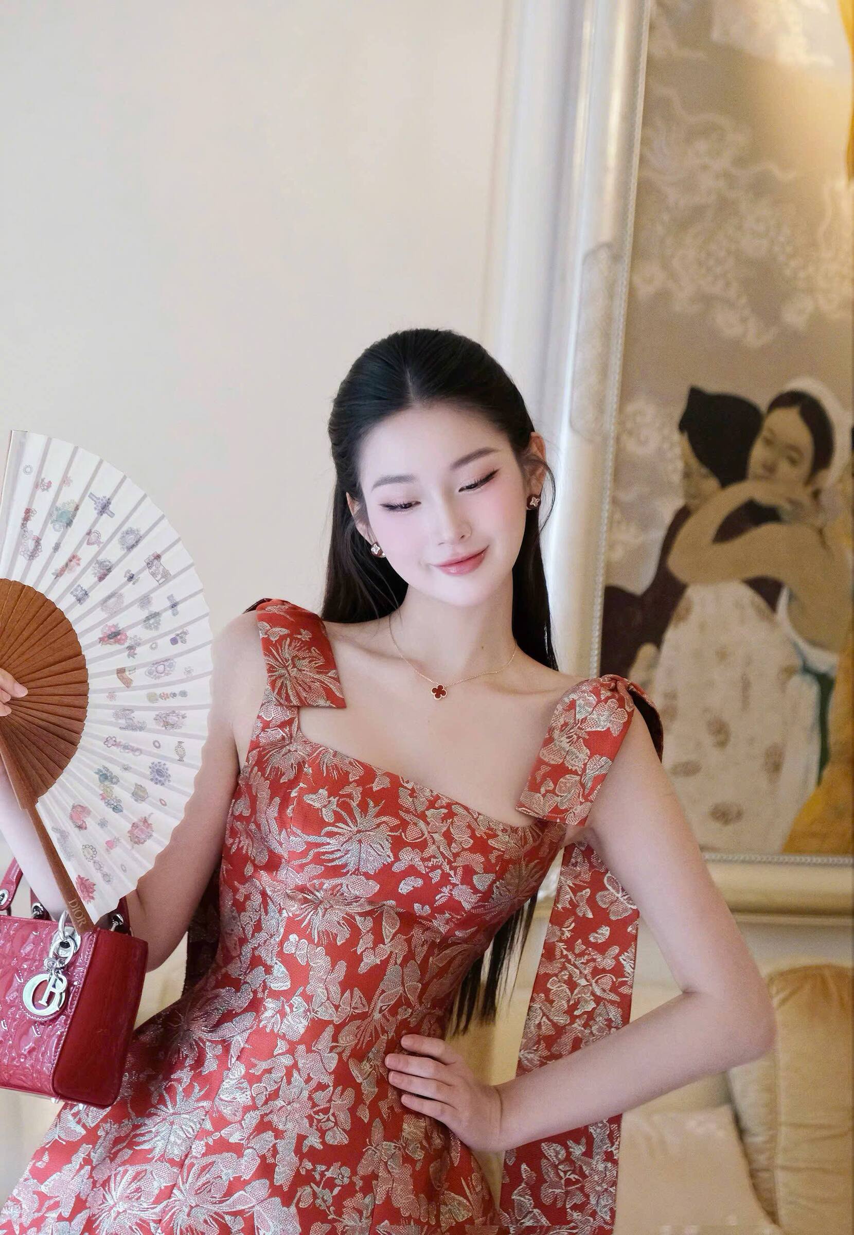 photo_6079912329802878095_w