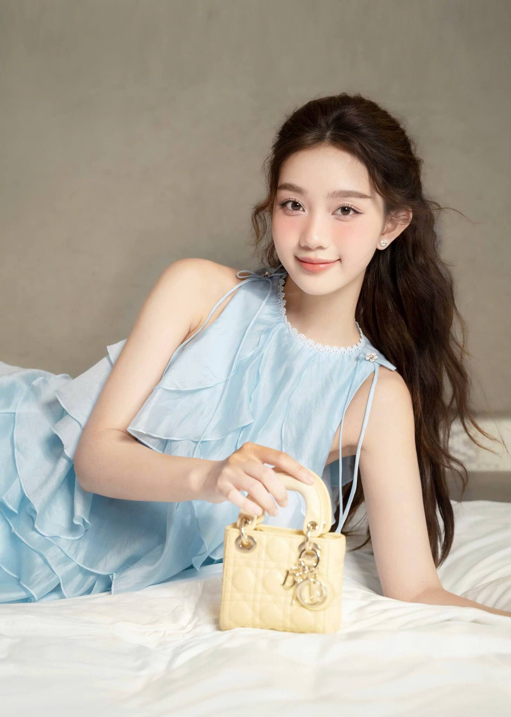 photo_6172721019676724302_w