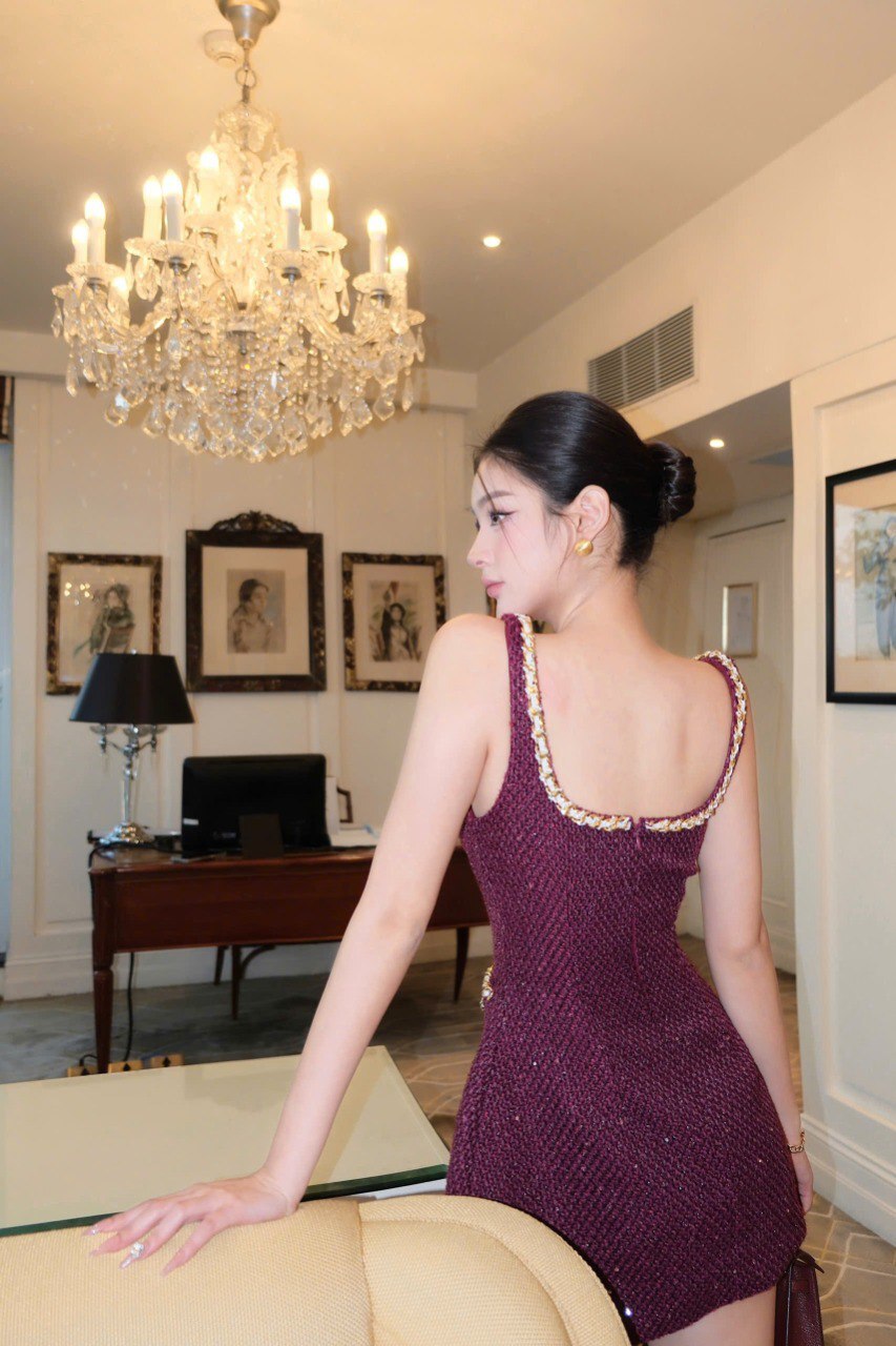 photo_6205985240732780295_y